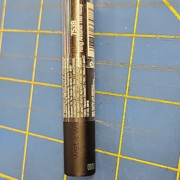 Wet & Wild Perfect Pout Rouge Lipstick 753B Ring Around The Rosy New - Picture 2 of 4